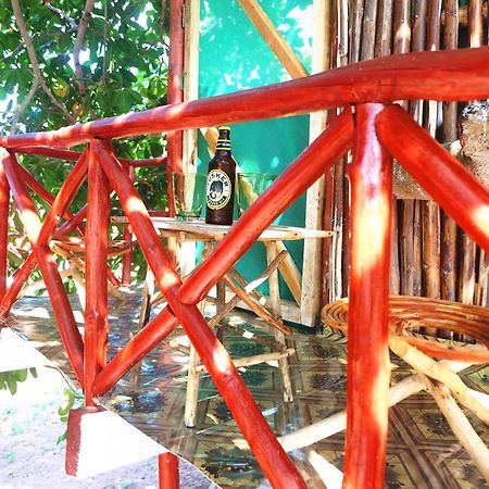 Diani Hostel Diani Beach Bagian luar foto