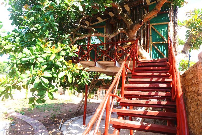 Diani Hostel Diani Beach Bagian luar foto