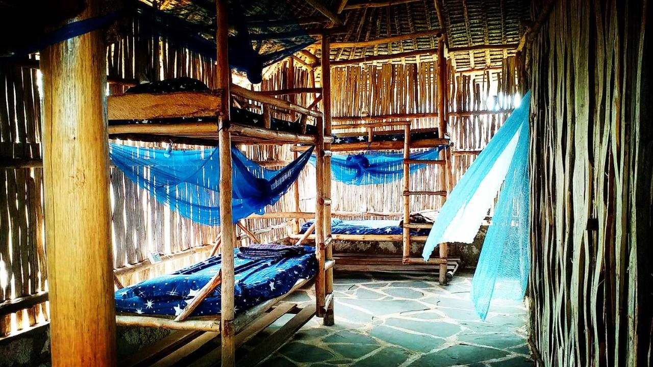 Diani Hostel Diani Beach Bagian luar foto