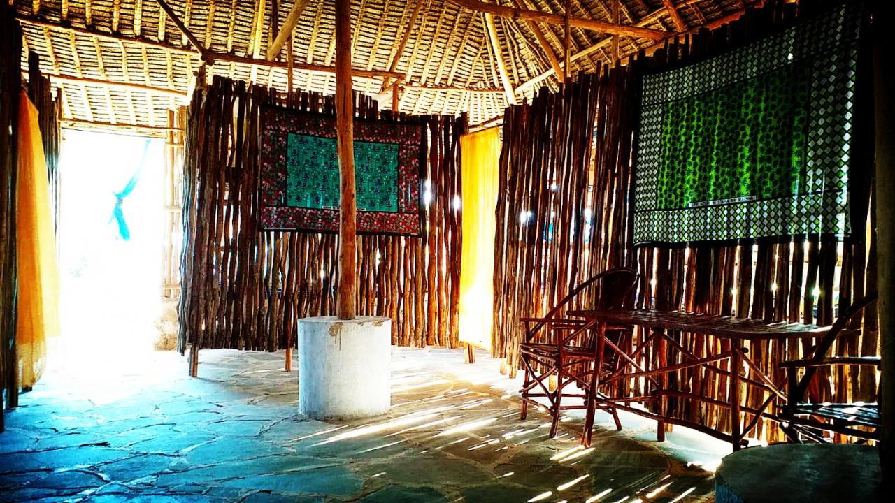 Diani Hostel Diani Beach Bagian luar foto