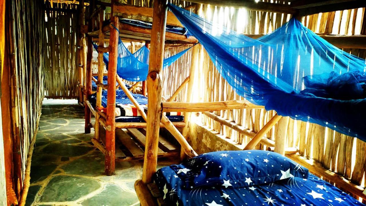 Diani Hostel Diani Beach Bagian luar foto